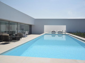 Modern Villa in Óbidos Lisbon with garden and pool